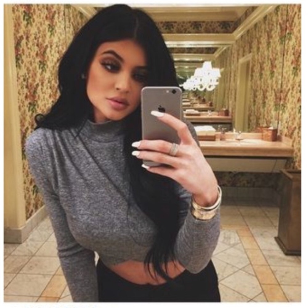 Cropped long sleeve top